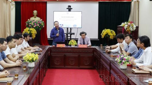 Chủ tịch AHV Group  tham dự Tọa đàm Những xu hướng kinh tế quốc tế mới và tham chiếu với Việt Nam